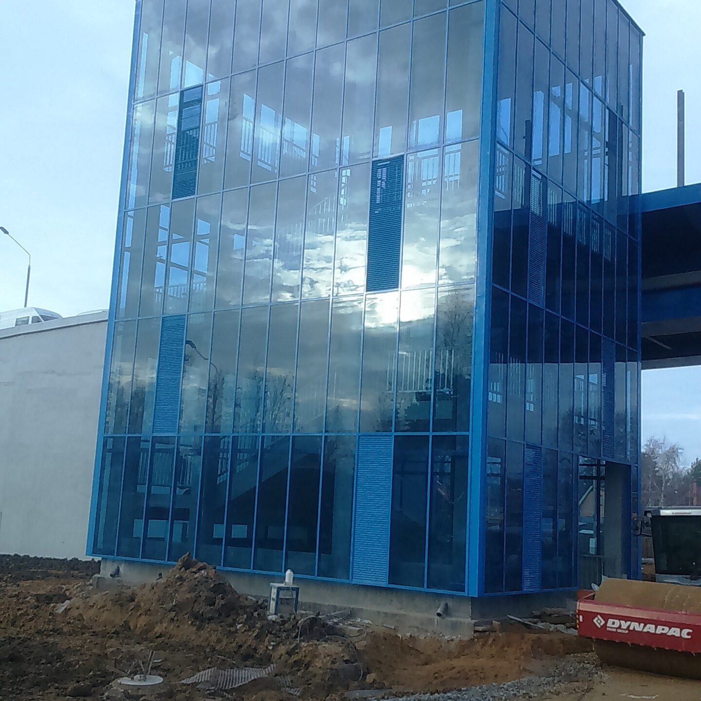 остекление пешеходного перехода фото 1