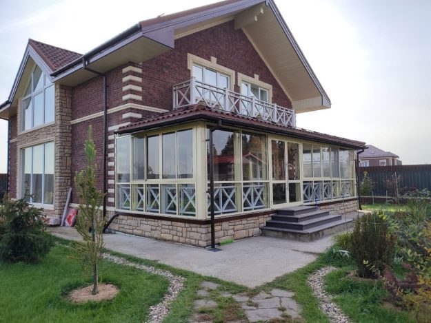 преимущества безрамного остекления