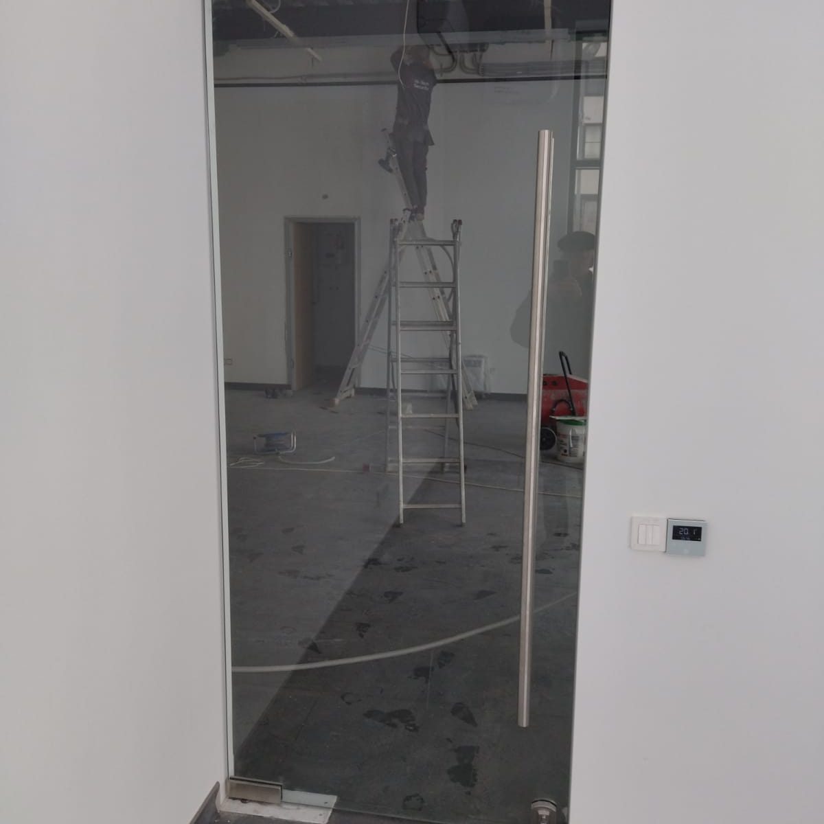 Цельностеклянный дверной блок